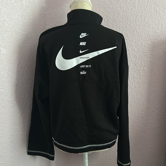 Nike pullover jacket - Picture 2 of 2